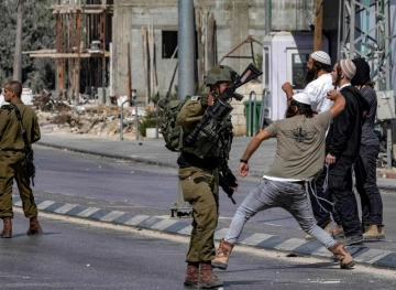 New attacks by settlers in the West Bank.