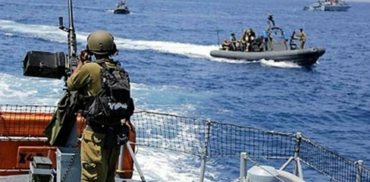 The Israeli navy arrests fishermen off the coast of Gaza