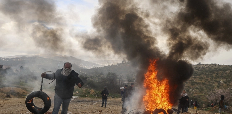 Injuries in scattered clashes in the West Bank