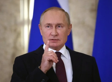 Putin promises Africa free grain shipments and his forces again strike Ukrainian infrastructure