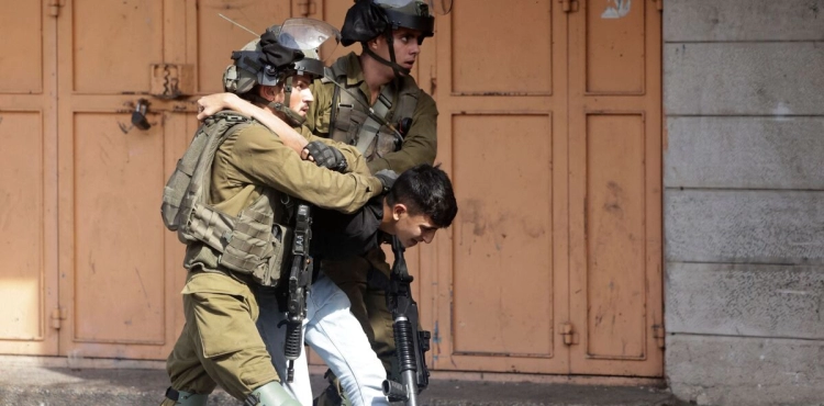 The occupation arrests a child in occupied Jerusalem