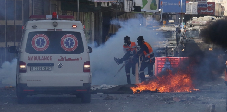 Arrests and injuries in separate confrontations in the West Bank