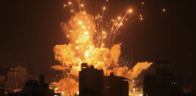 Power outage in the Gaza Strip after the power plant stopped due to running out of fuel