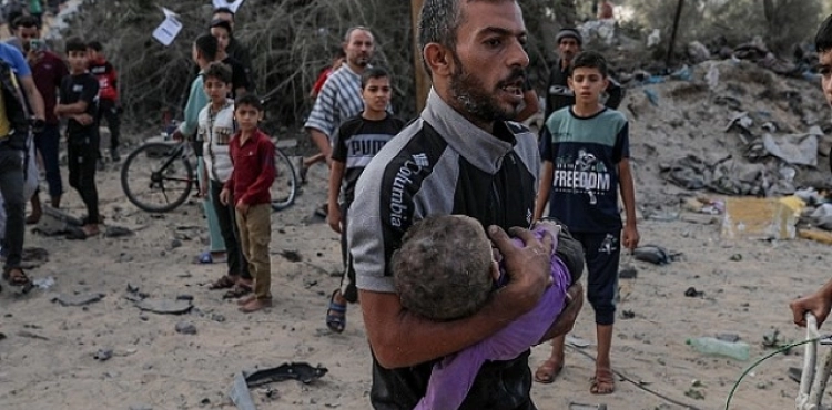 Dozens of martyrs and hundreds of wounded in an occupation massacre in Rafah and Khan Yunis