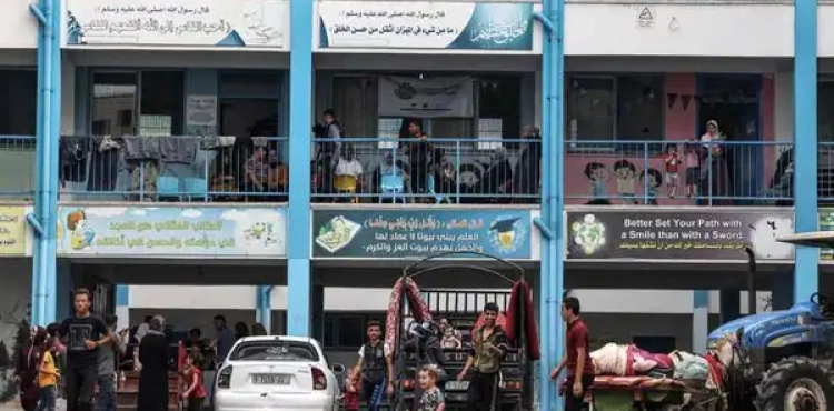 830 thousand displaced people in UNRWA facilities in Gaza