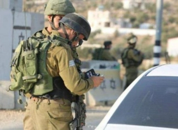 The occupation forces set up a checkpoint in Al-Mughayyir, east of Ramallah.