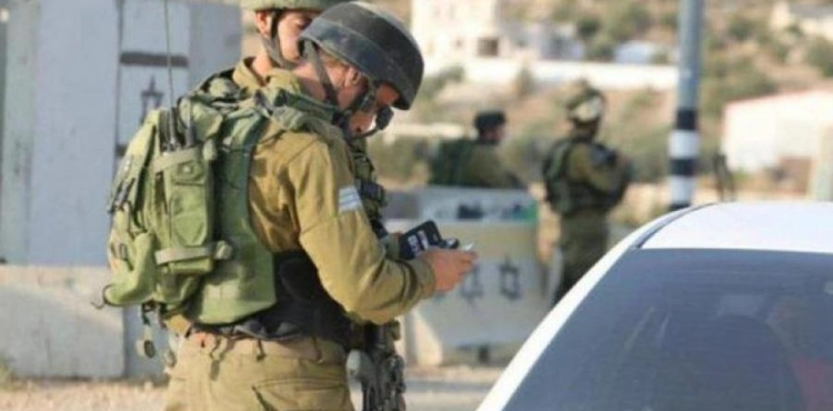 The occupation forces set up a checkpoint in Al-Mughayyir, east of Ramallah.