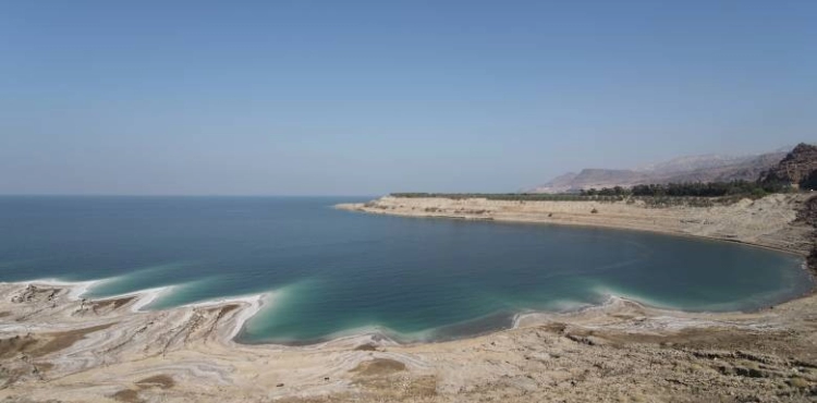 Earthquake hitting the Dead Sea area.