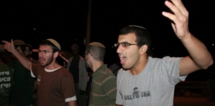 Settlers storm the outskirts of the Tira neighborhood in Ramallah and perform Talmudic rituals