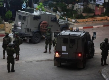 The occupation closes the center of Hebron to ensure that settlers storm an archaeological site