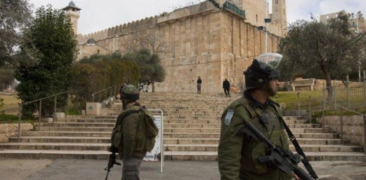 The occupation closes the tomb of the Patriarchs in front of worshippers