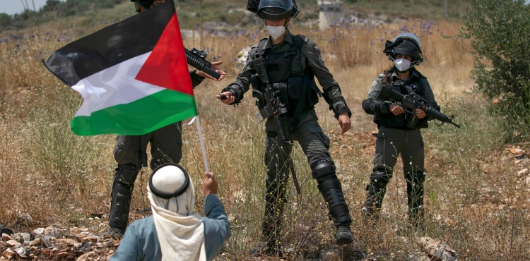 The people of Deir Jarir continue their weekly peaceful rallies against the establishment of a settlement outpost
