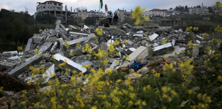 photos: Occupation demolishes Assem al-BarghouthiÂ´s house in Kupper