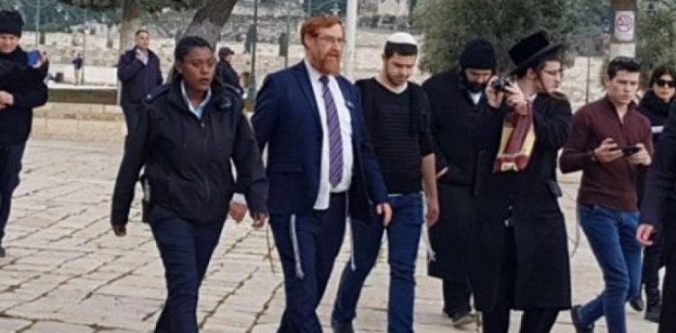 Dozens of settlers led by extremist â€œGlickâ€ storm Al-Aqsa Mosque