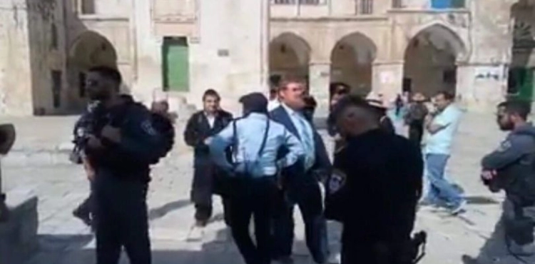 117 Settlers Storm Al-Aqsa mosque