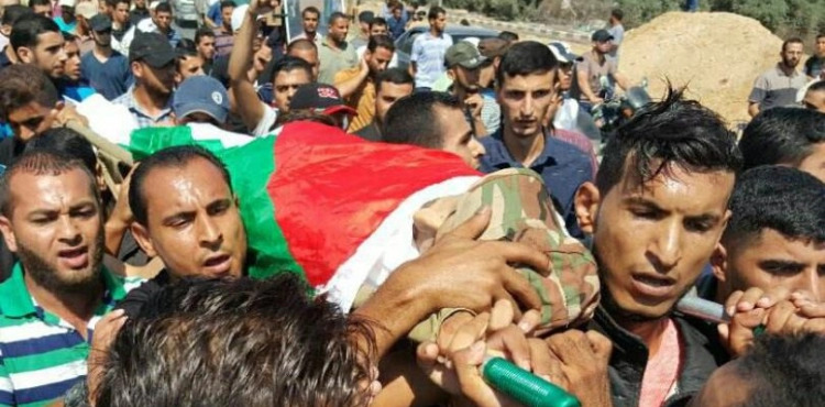 Thousands mourn Palestinian martyrs in Gaza