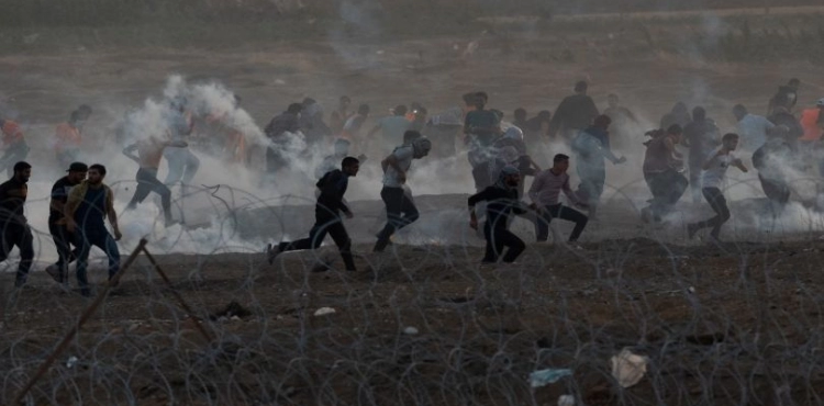 Israeli army decides to tighten fire on Gaza border