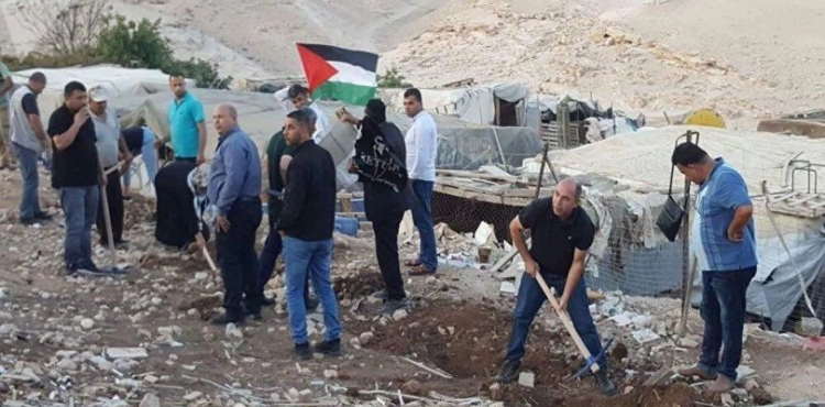 Israeli authorities prepare to demolish &acute; red Khan &acute; within days
