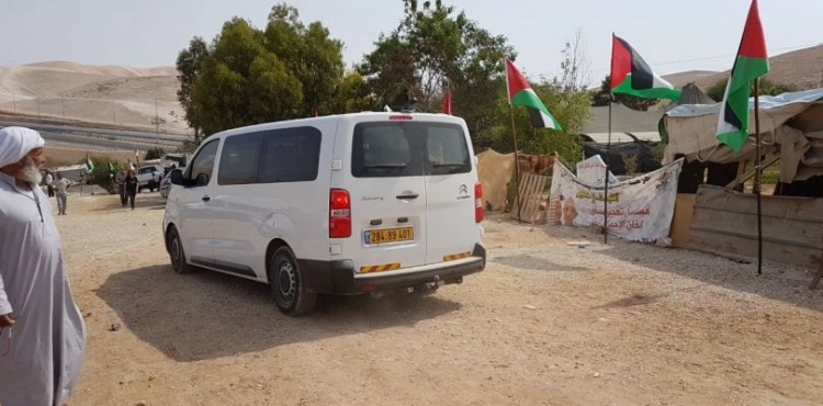 Israeli police raid  Khan ÙAl Ahmar in preparation for demolition