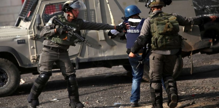 Media Gathering: 43 Israeli violations against the Palestinian press in October