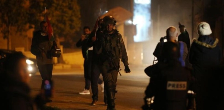 Data: Israeli forces arrested 569 Palestinians during February