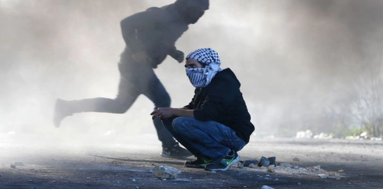 Two martyrs and about 45 injured by Israeli gunfire and gas last week