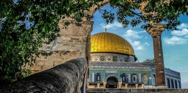 Jerusalem.. 120 Israeli extremists desecrate al-Aqsa Mosque courtyards