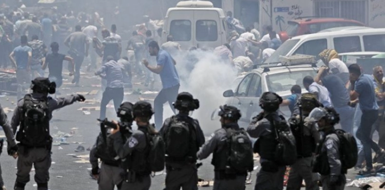 Suffocation suffocation during confrontations with the occupation in Hebron