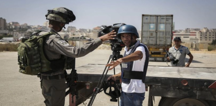 Report: 40 Israeli violations against Palestinian journalists in October