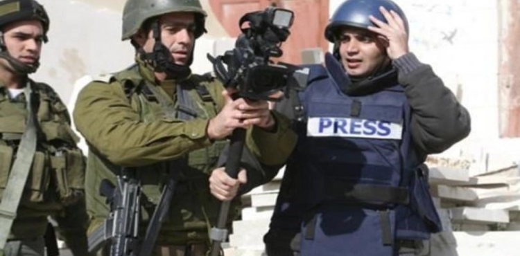 The Prisoners Association: The occupation authorities continue to crack down on Palestinian journalists while performing their professional duty