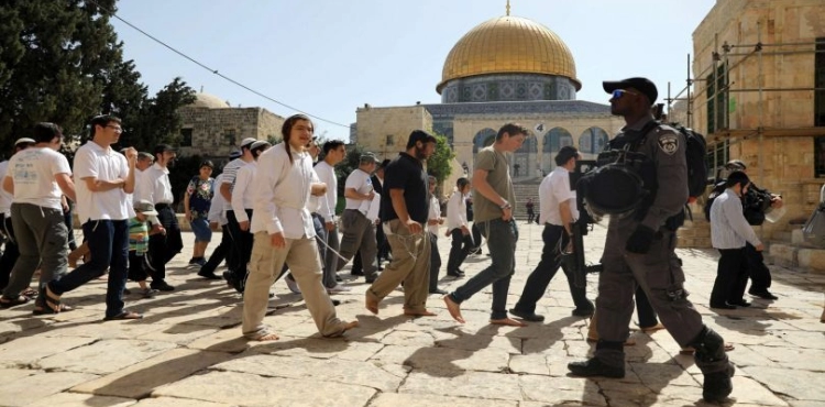 122 settlers storm the courtyards of Al-Aqsa Mosque