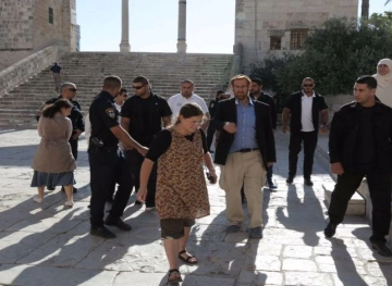 136 settlers storm Al-Aqsa under the leadership of extremist &quot;Glick&quot;