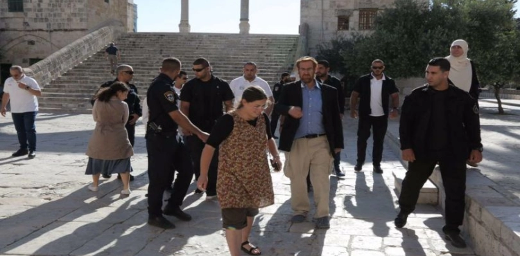 136 settlers storm Al-Aqsa under the leadership of extremist &quot;Glick&quot;