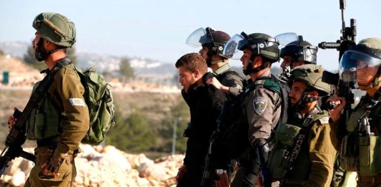 West Bank: Occupation arrests 11 civilians