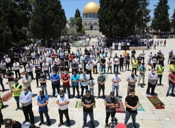 45,000 perform Friday prayers at Al-Aqsa