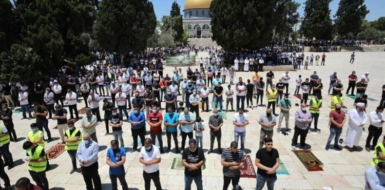 45,000 perform Friday prayers at Al-Aqsa