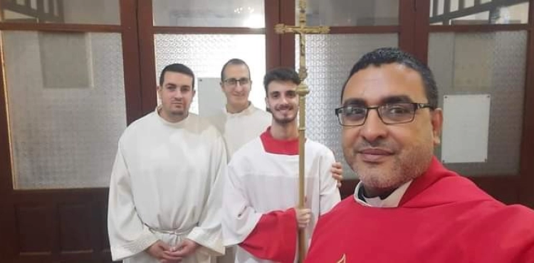 Christian families resort to the Latin Catholic Church, due to the number of damage to their homes as a result of the aggression on Gaza