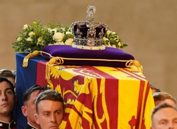 Charles III hosts international leaders on the eve of Queen Elizabeth&acute;s funeral
