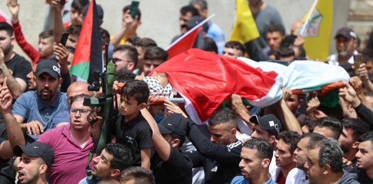 Injuries in confrontations after the funeral.. The funeral of the martyr Yahya Adwan in Qalqilya