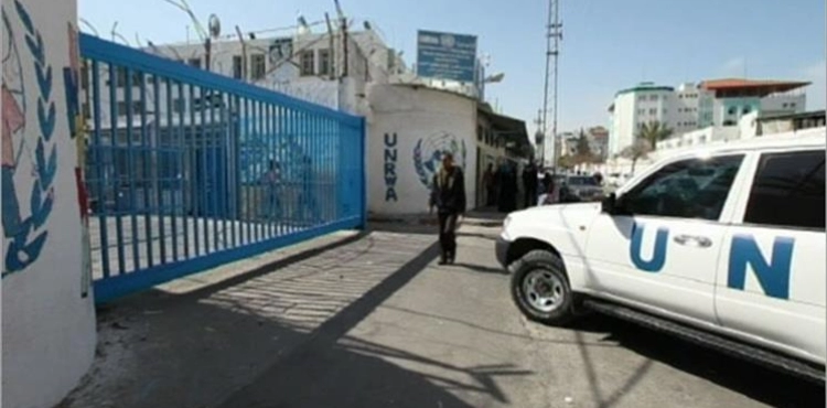 UNRWA administration to deduct 50% of employees &acute; salaries in Gaza