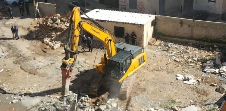 photos: Occupation demolishes school in Shu&acute;fat refugee camp