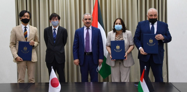 Signing a grant agreement from Japan worth 8 million dollars to confront Corona