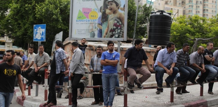 Data: More than 400 thousand unemployed in Palestine