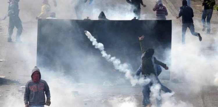 Suffocation injuries and the closure of the entrance to Al-Ram in occupied Jerusalem
