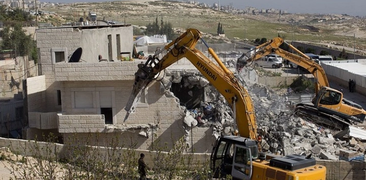 The occupation demolishes a house in Hebron, seizes a truck in the Jordan Valley, and delivers notices to the citizens of Bethlehem