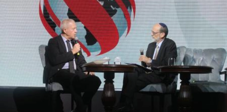 Israeli occupation Ministers Transfer media conference to &quot;electoral bazaar&quot; by threatening Gaza
