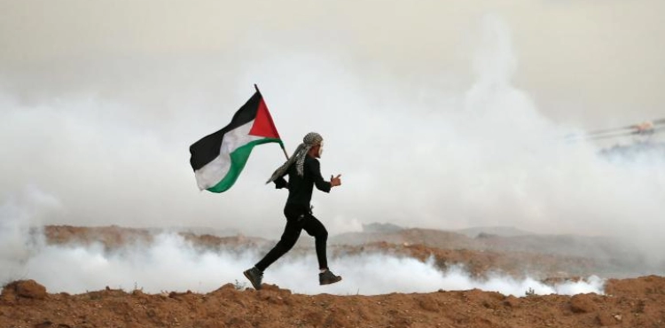 14 protesters injured on Gaza border