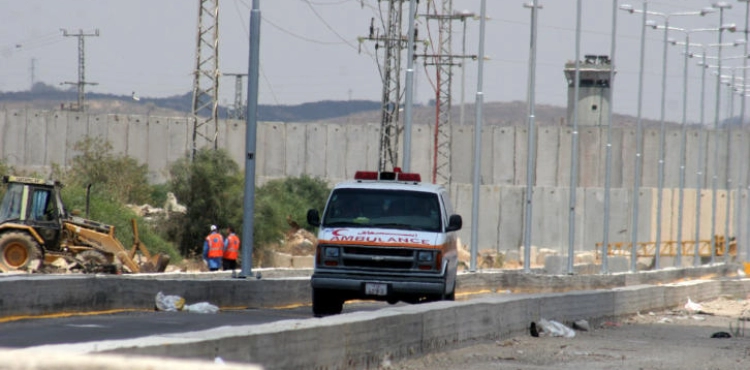 Gaza: A civilian injured by an explosive remnants of the occupation