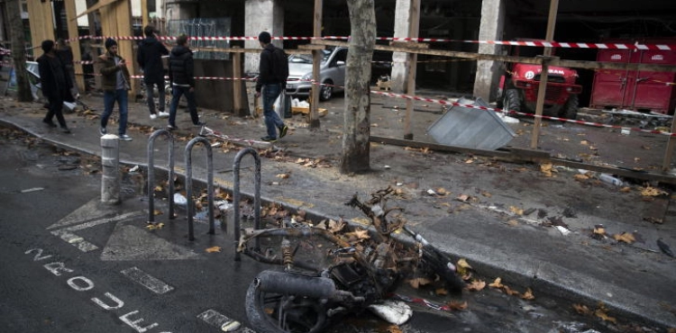 Paris wakes up in shock after violent protests