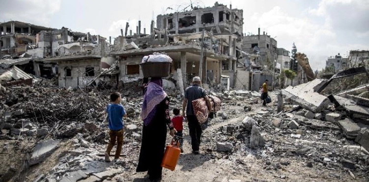 Owners of destroyed houses return to schools to protest the suspension of the rent allowance
